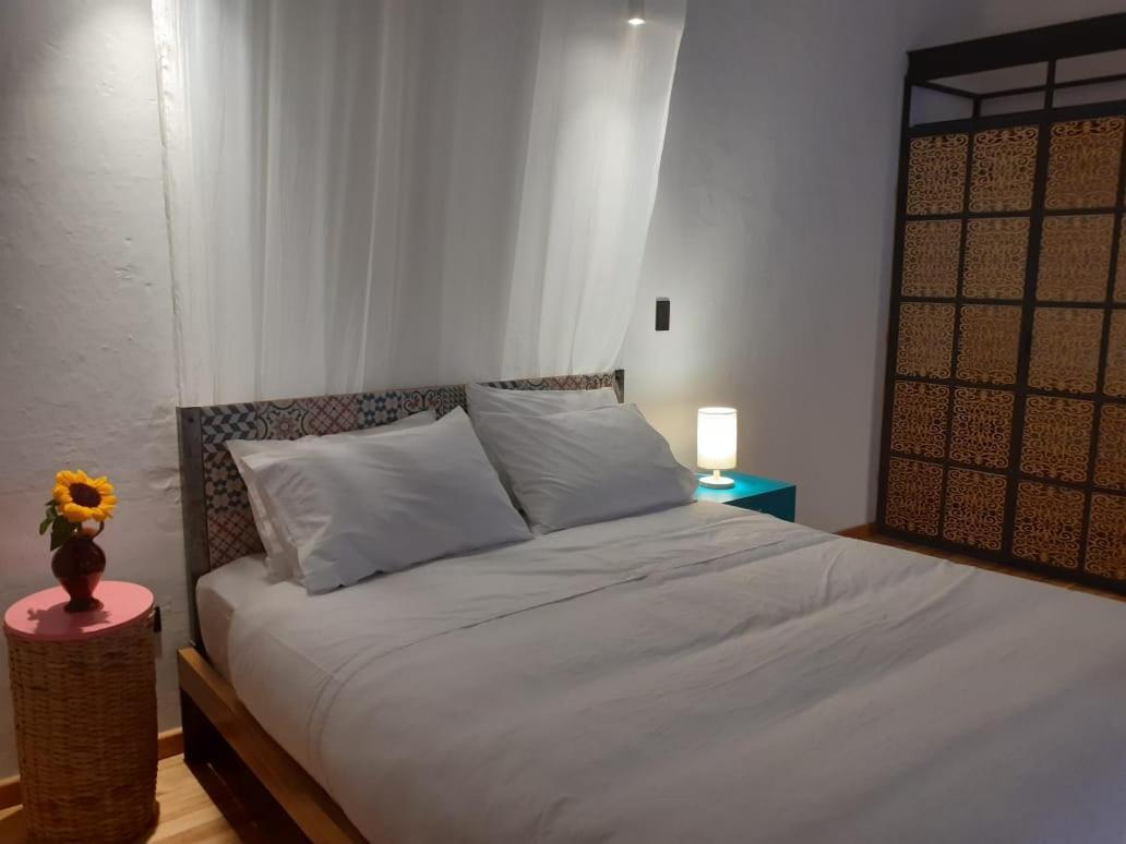 Hostal Suite Le Fabrique กูเอ็งกา ภายนอก รูปภาพ
