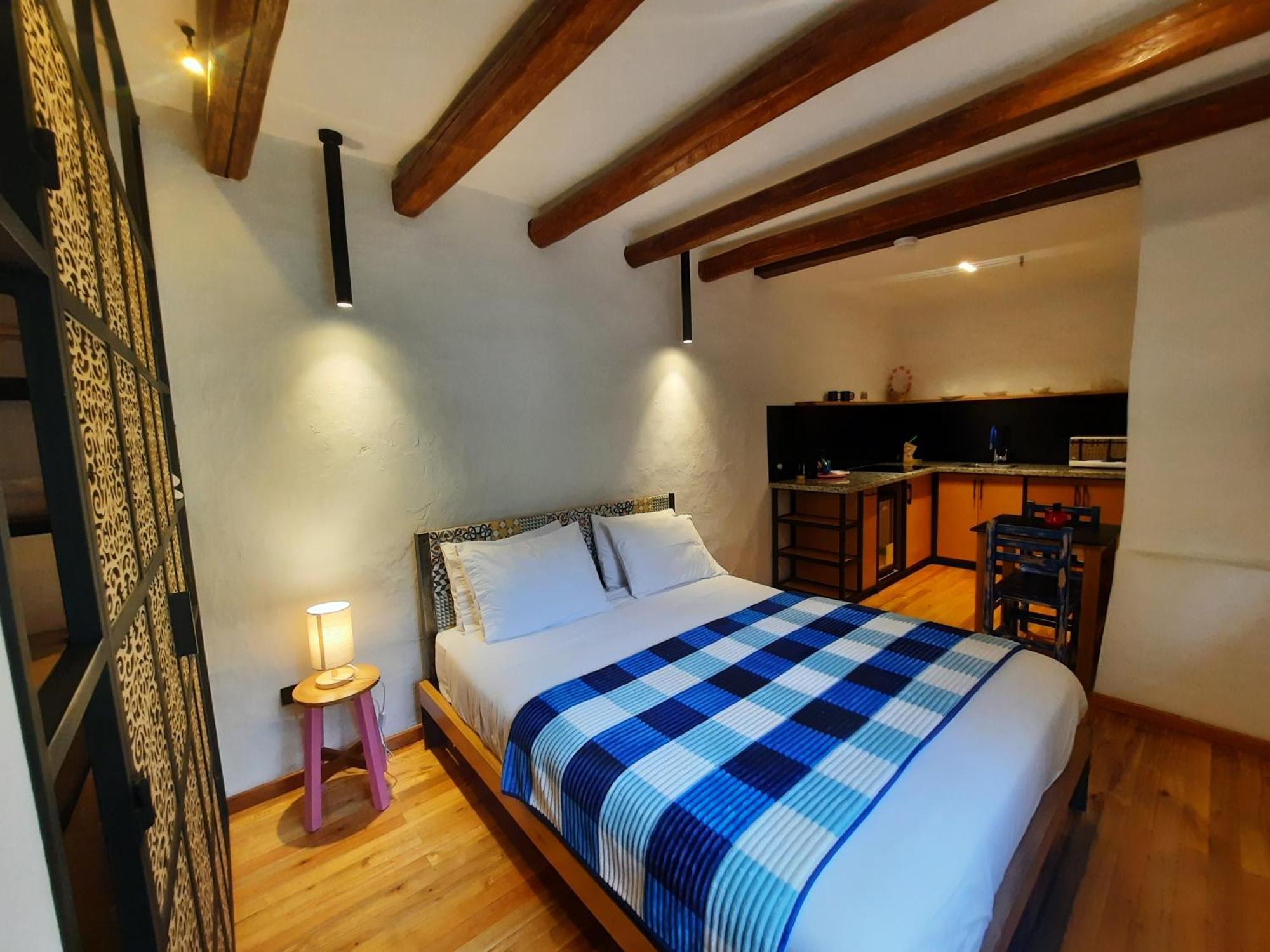 Hostal Suite Le Fabrique กูเอ็งกา ภายนอก รูปภาพ