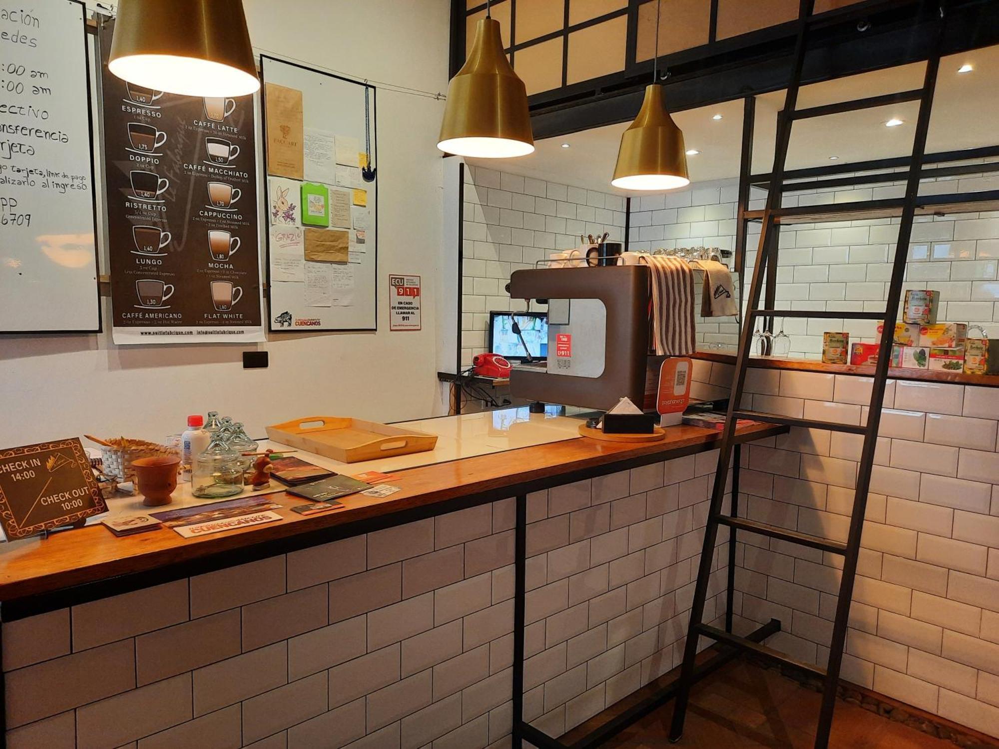 Hostal Suite Le Fabrique กูเอ็งกา ภายนอก รูปภาพ